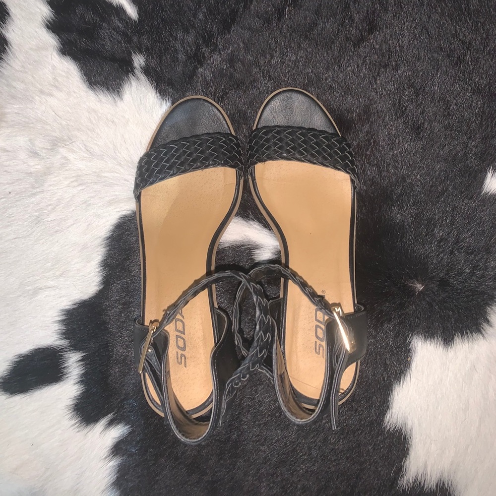 black low heel sandals